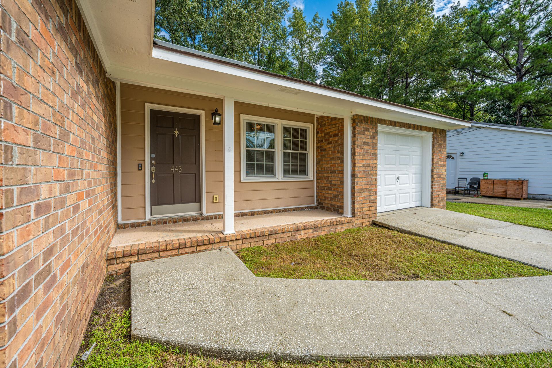 443 Robin Drive Photo 6