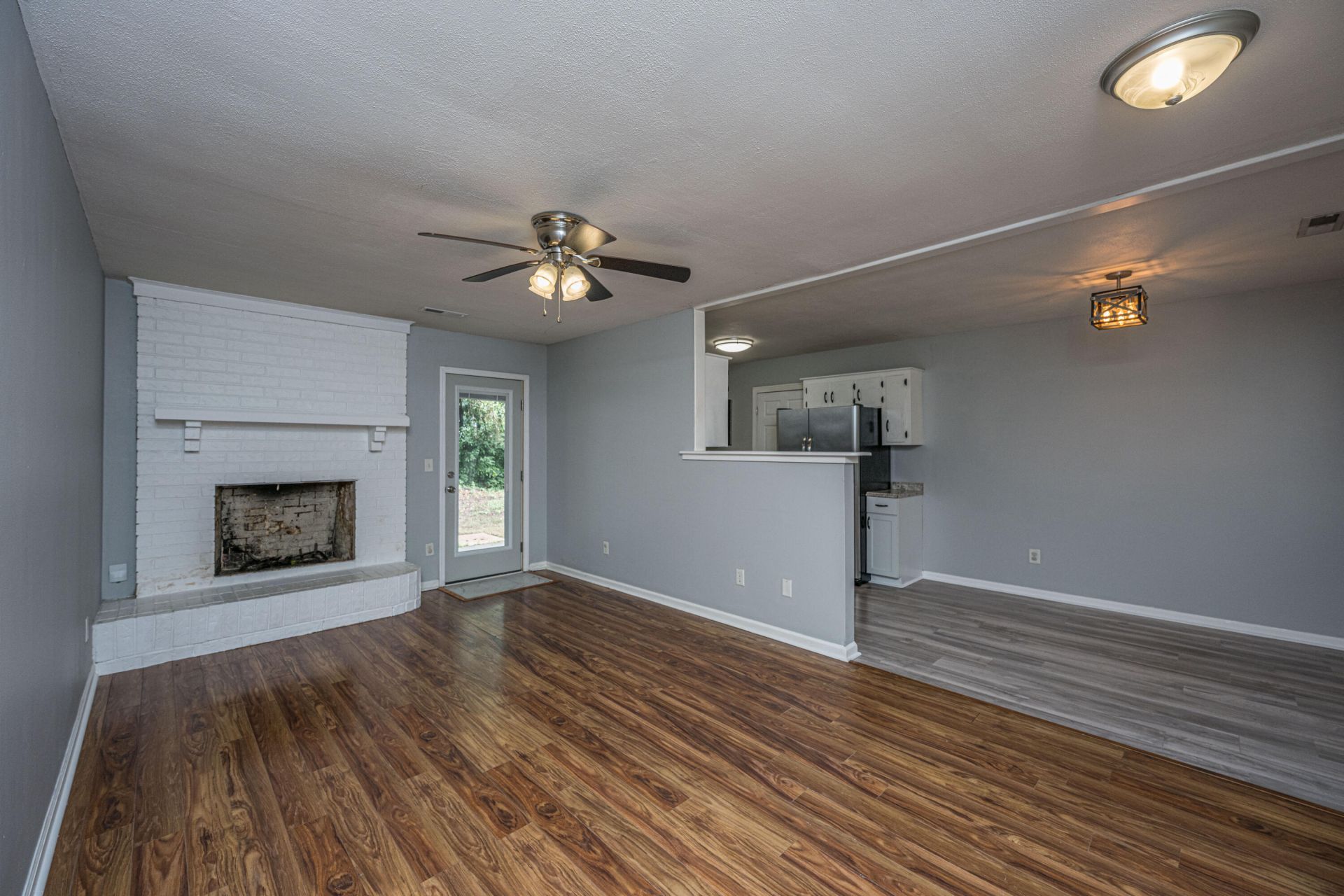 443 Robin Drive Photo 9