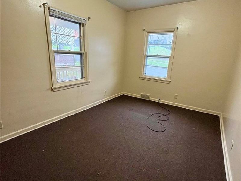 147 S Muskingum Street, Cadiz, OH 43907 Photo 6