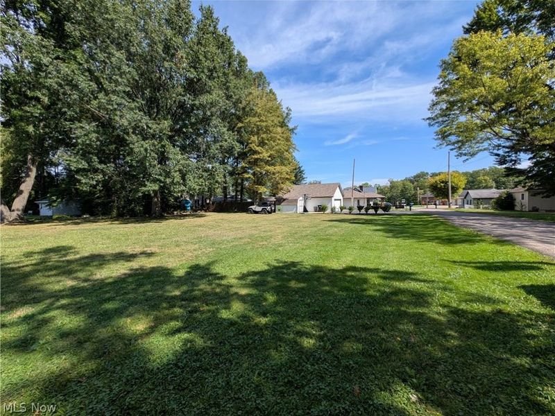 17512 Lundys Lane, Lake Milton, OH 44429 Photo 10