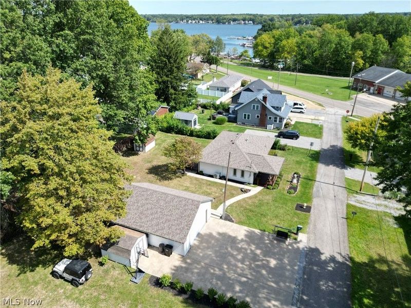 17512 Lundys Lane, Lake Milton, OH 44429 Photo 13