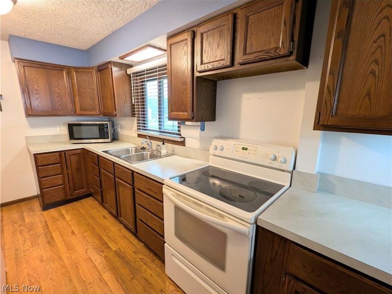 17512 Lundys Lane, Lake Milton, OH 44429 Photo 22