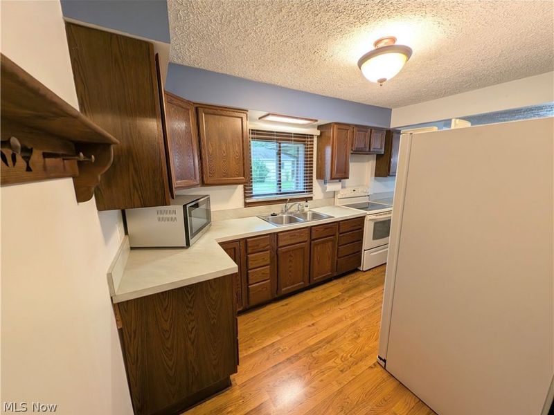 17512 Lundys Lane, Lake Milton, OH 44429 Photo 23