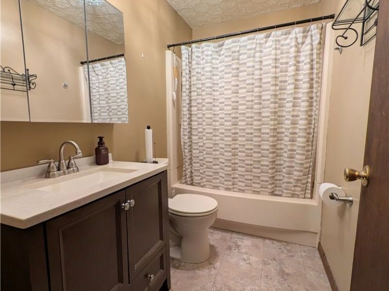 17512 Lundys Lane, Lake Milton, OH 44429 Photo 27