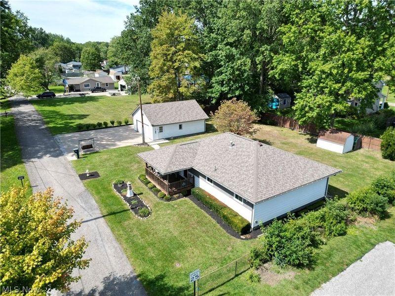 17512 Lundys Lane, Lake Milton, OH 44429 Photo 3