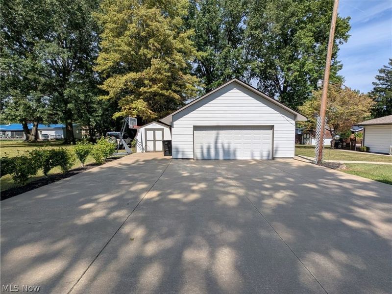 17512 Lundys Lane, Lake Milton, OH 44429 Photo 45