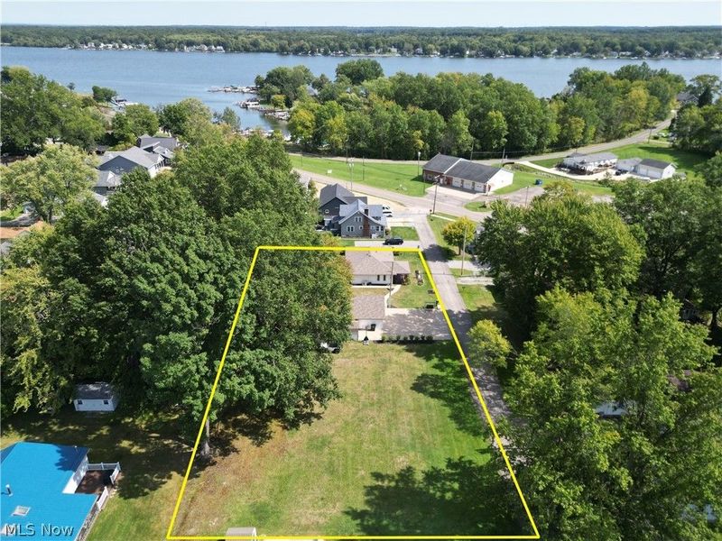 17512 Lundys Lane, Lake Milton, OH 44429 Photo 5