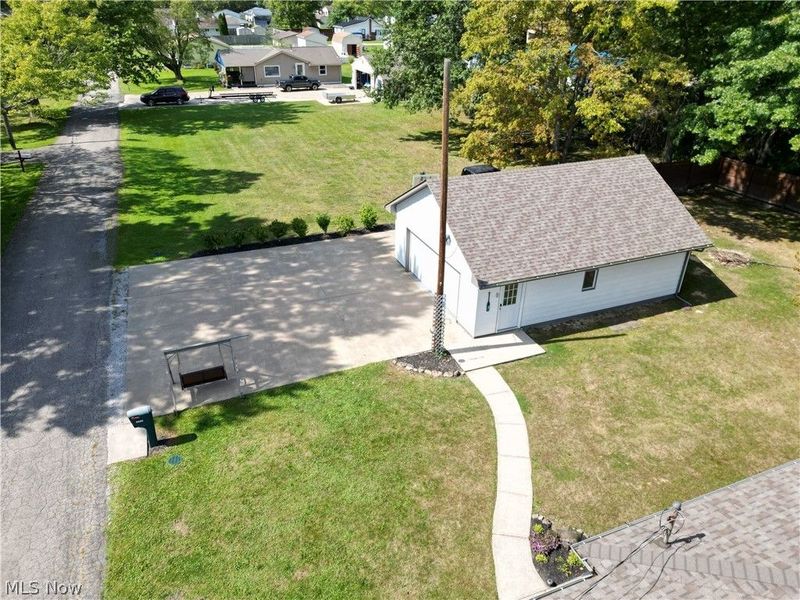 17512 Lundys Lane, Lake Milton, OH 44429 Photo 8