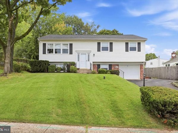 1701 N GRAVERS ROAD, PLYMOUTH MEETING, PA 19462