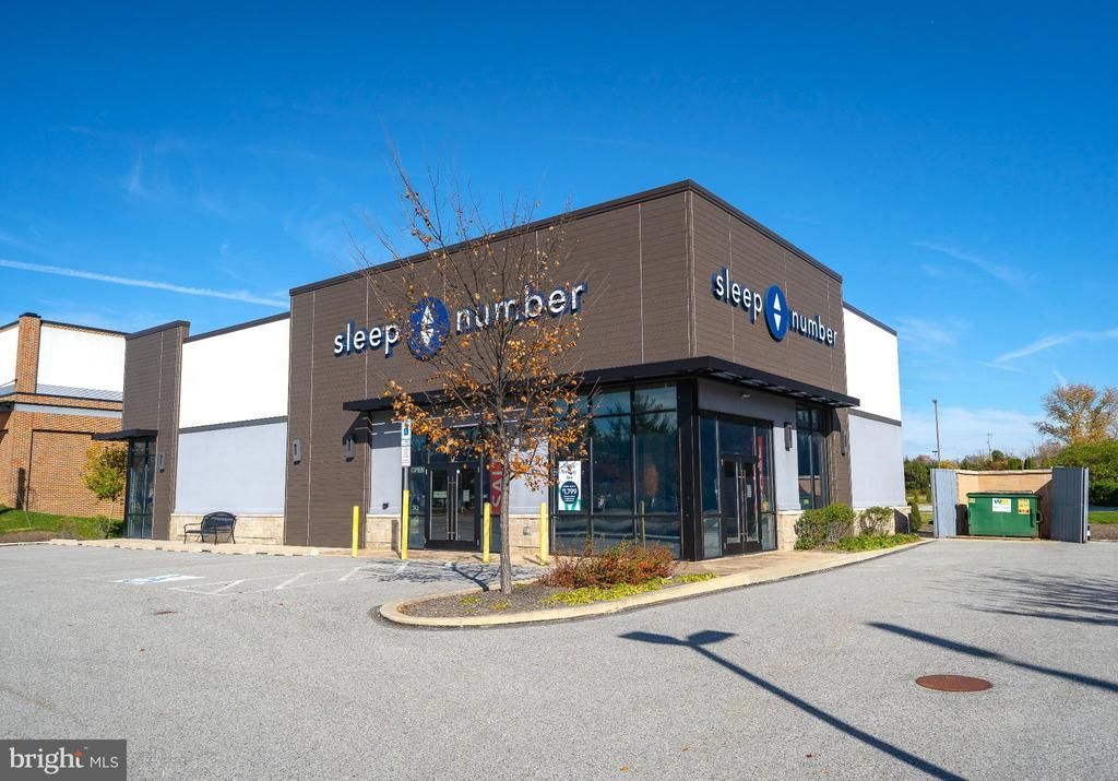 215 N POTTSTOWN PIKE , EXTON, PA 19341