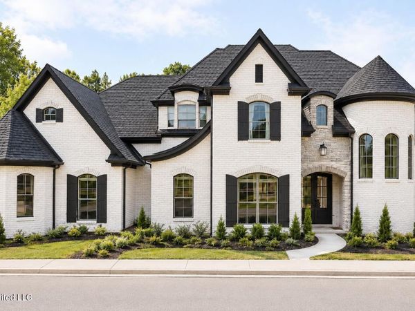 25 Honey Suckle Cove, Holly Springs, MS 38635