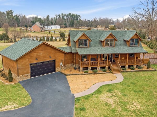 530 Parkway Rd , Tullahoma, TN 37388