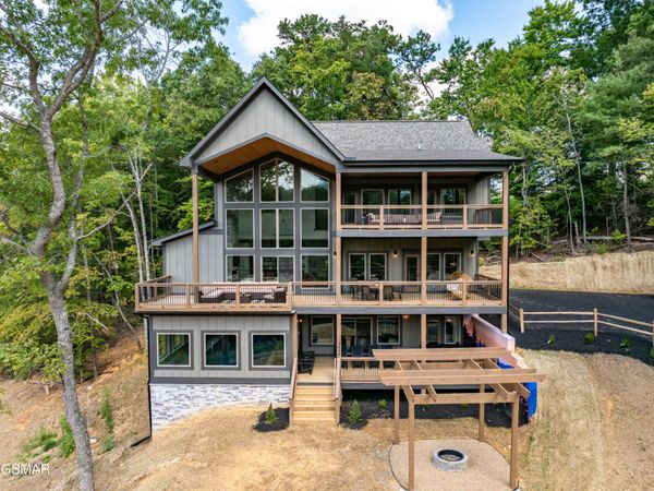 3839 Revetta Circle , Sevierville, TN 37862