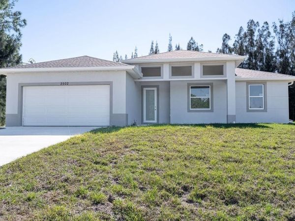 1142 Ebert ST E, LEHIGH ACRES, FL 33974