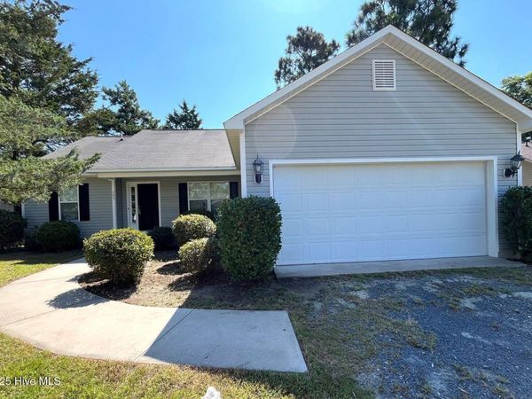 205 Woodgreen Lane , Aberdeen, NC 28315