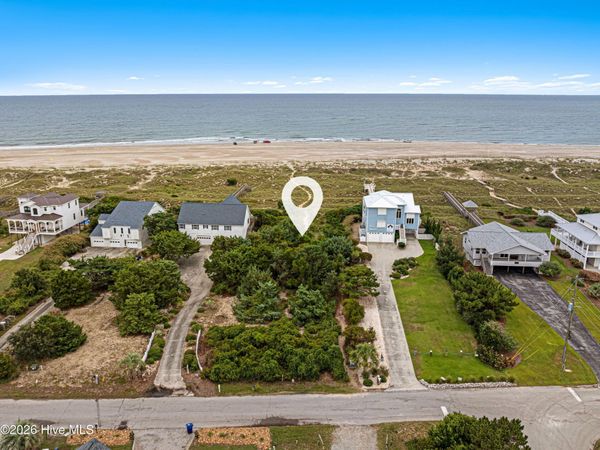 10557 Wyndtree Drive, Emerald Isle, NC 28594