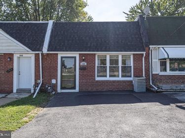 133 E LAUGHEAD AVENUE, MARCUS HOOK, PA 19061