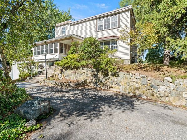 52 Forest Park Rd, Woburn, MA 01801