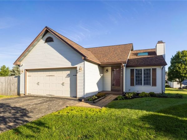 10 Logans Run , Rochester, NY 14626