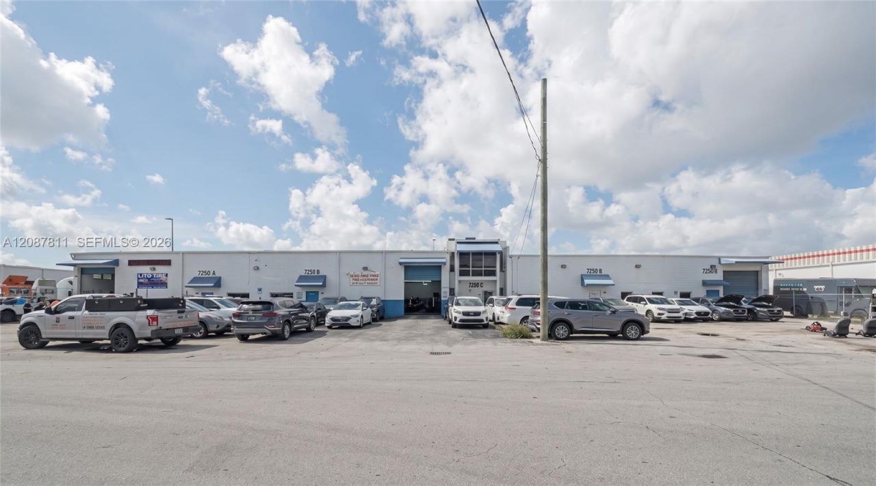 7250 NW 41st St , Miami, FL 33166 Photo