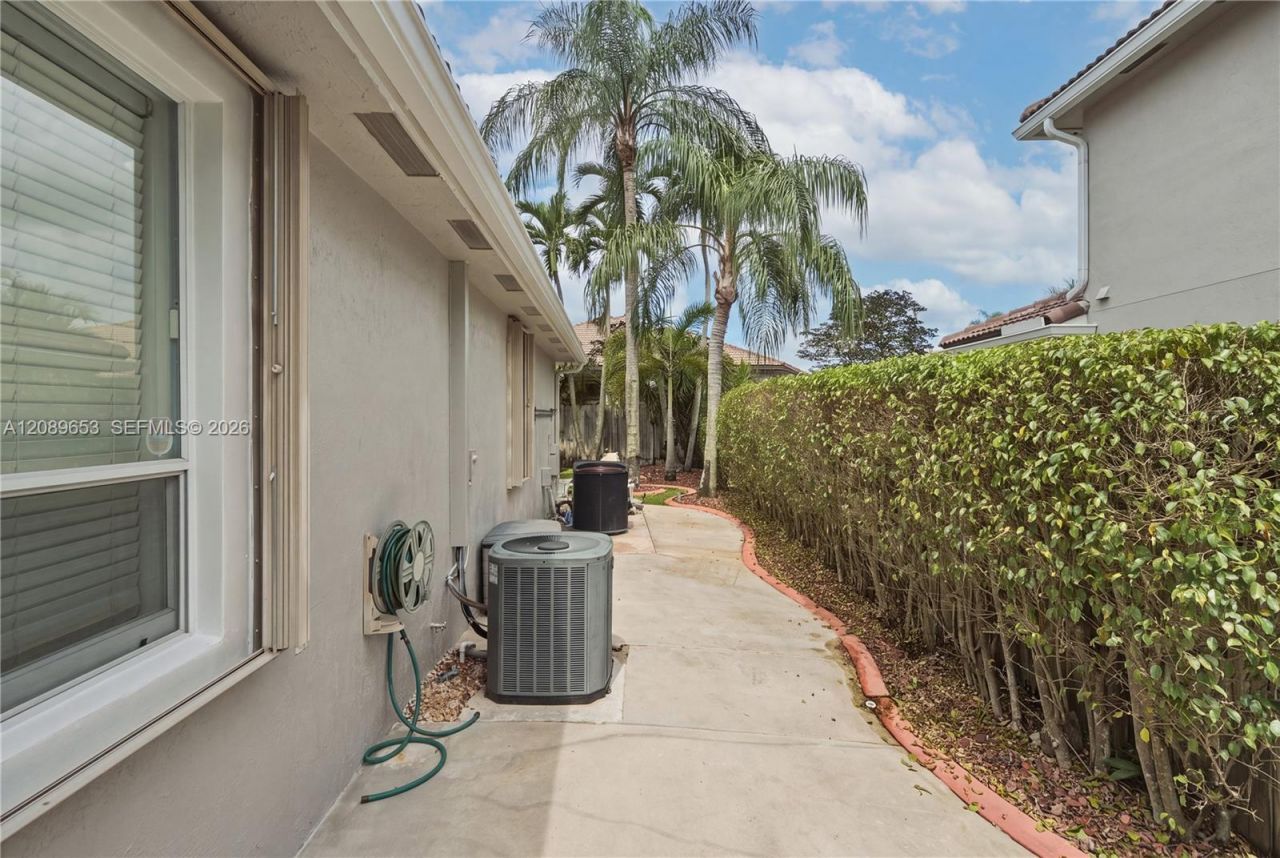 13875 NW 20th St , Pembroke Pines, FL 33028 Photo
