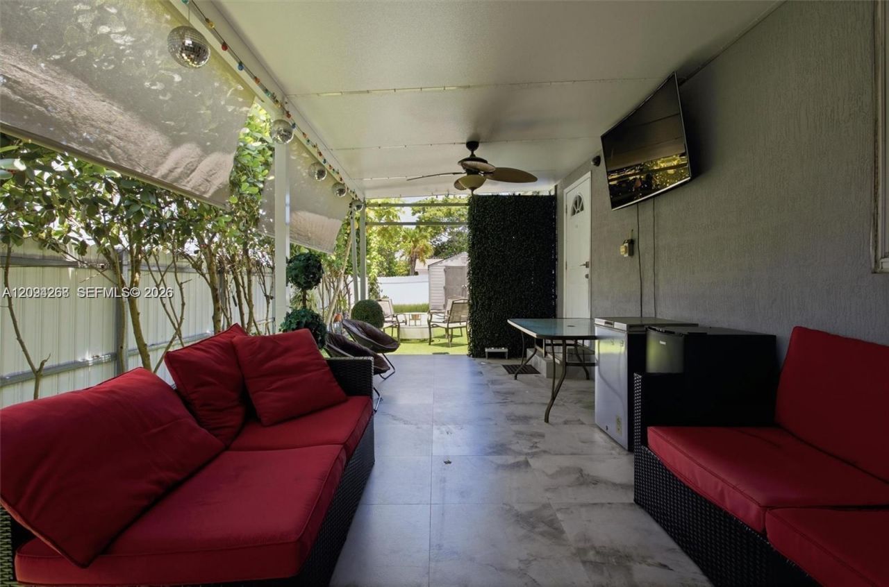 301 SW 36th Ave , Miami, FL 33135 Photo