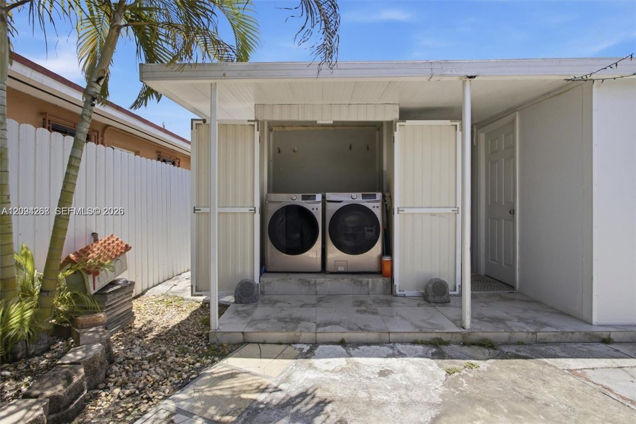 301 SW 36th Ave , Miami, FL 33135 Photo