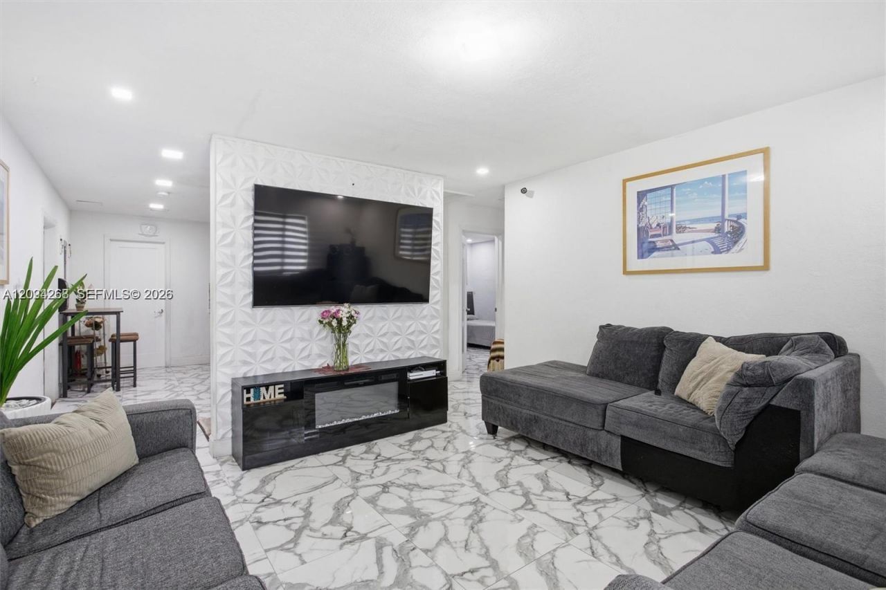 301 SW 36th Ave , Miami, FL 33135 Photo