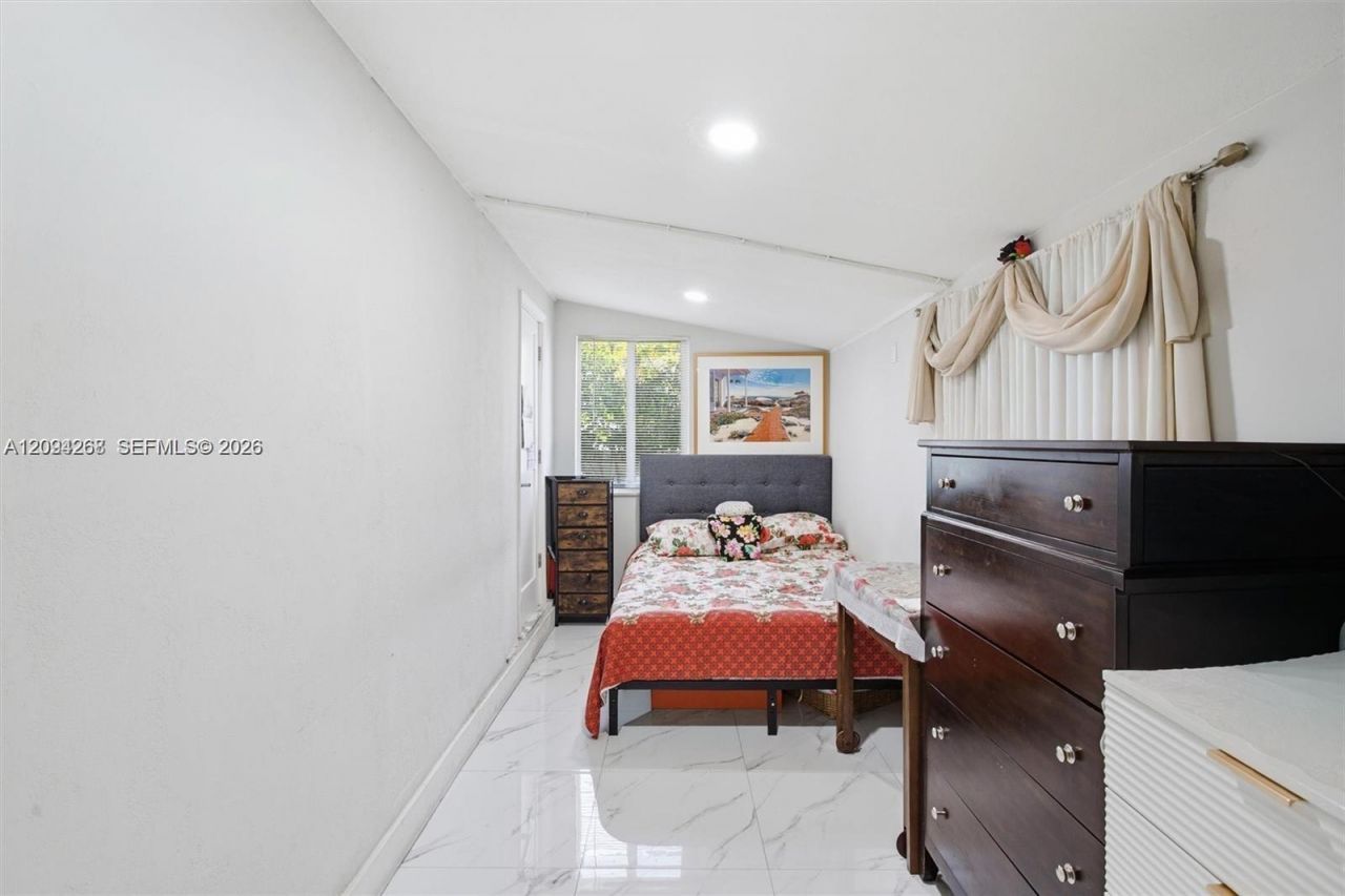 301 SW 36th Ave , Miami, FL 33135 Photo