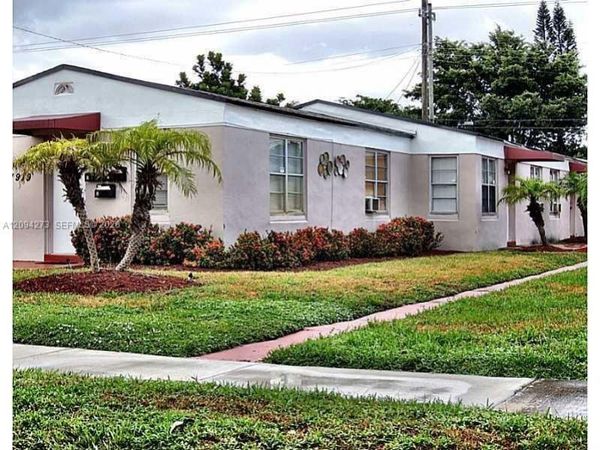 1919 Buchanan St , Hollywood, FL 33020