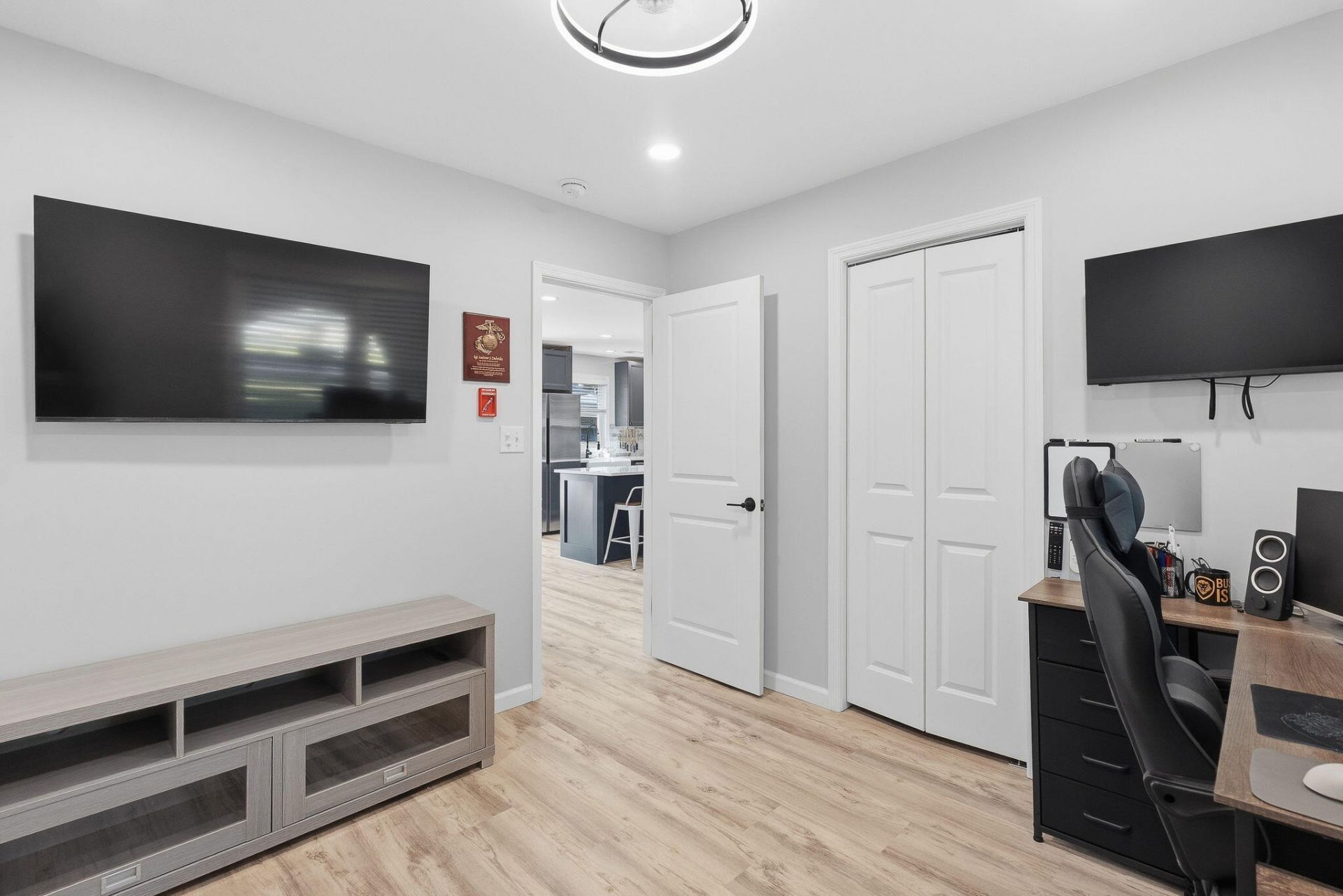 103 E Gustave Court Photo 17