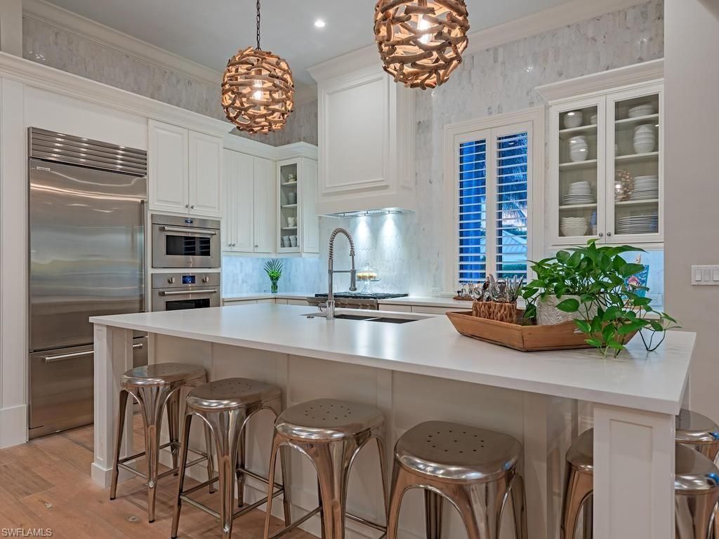 131 3rd St N, Naples, FL 34102 Photo