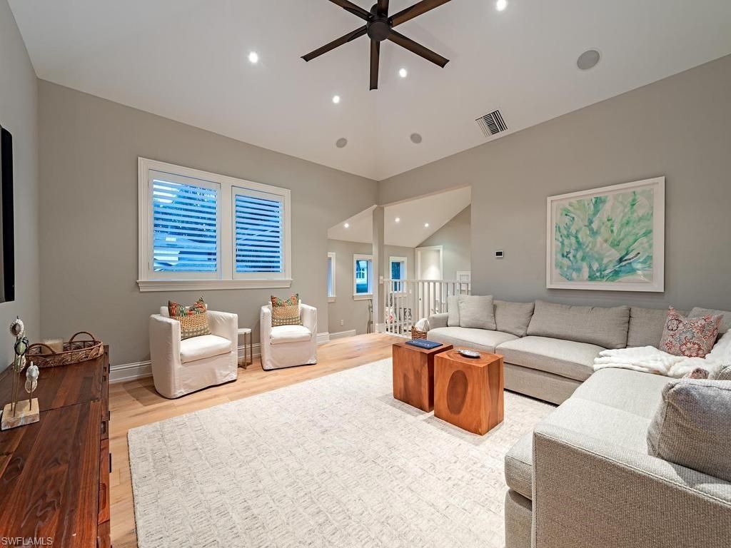 131 3rd St N, Naples, FL 34102 Photo