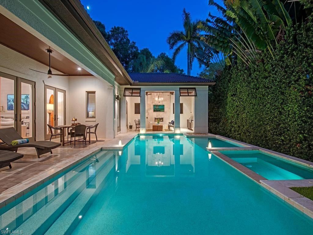 131 3rd St N, Naples, FL 34102 Photo