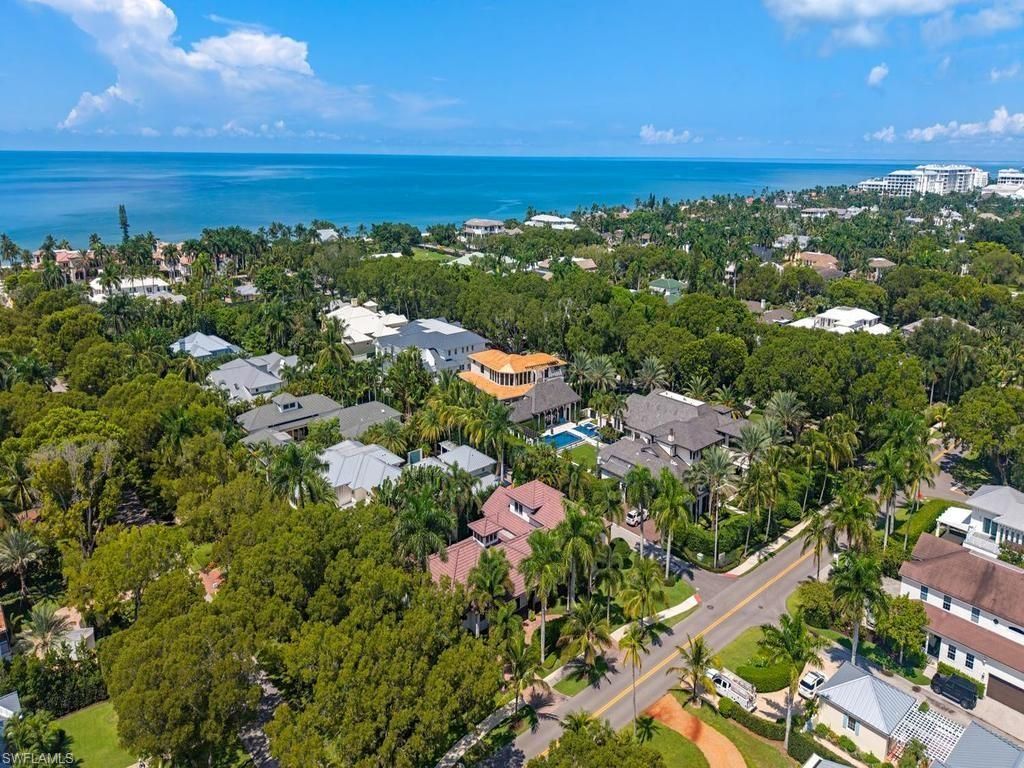 131 3rd St N, Naples, FL 34102 Photo