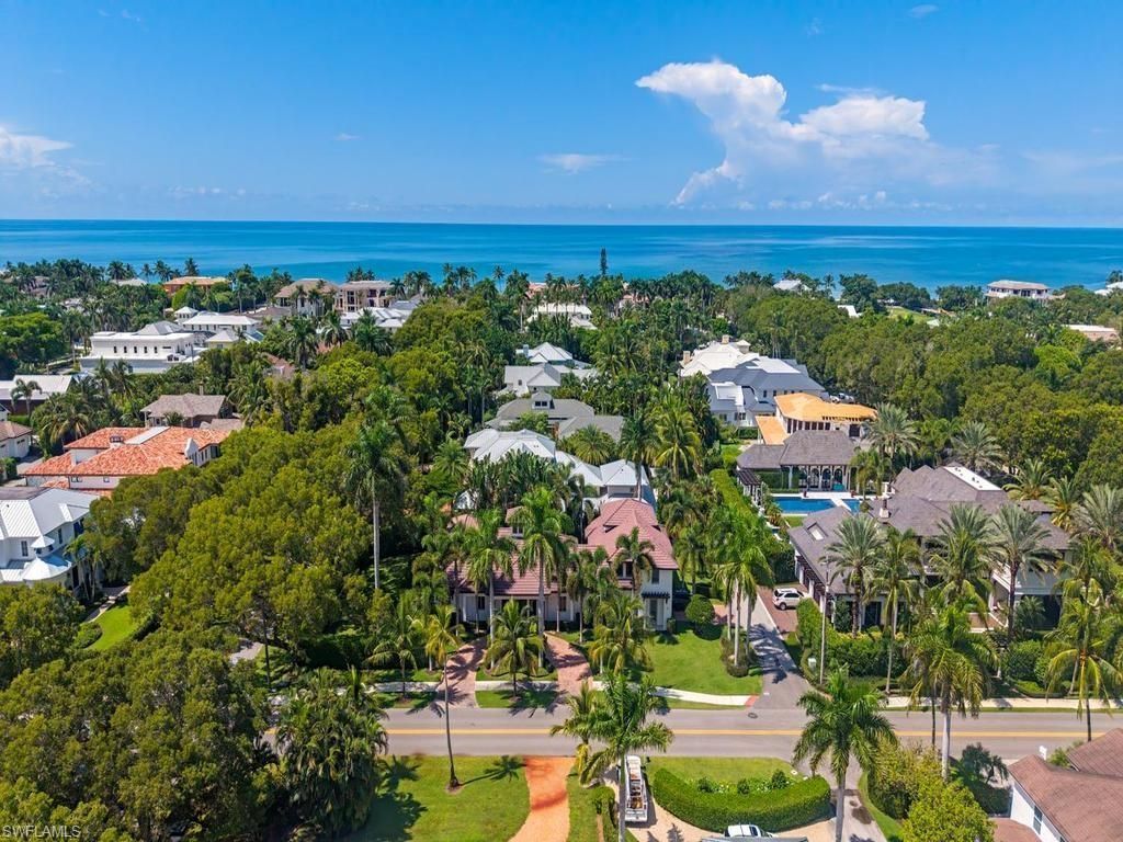 131 3rd St N, Naples, FL 34102 Photo