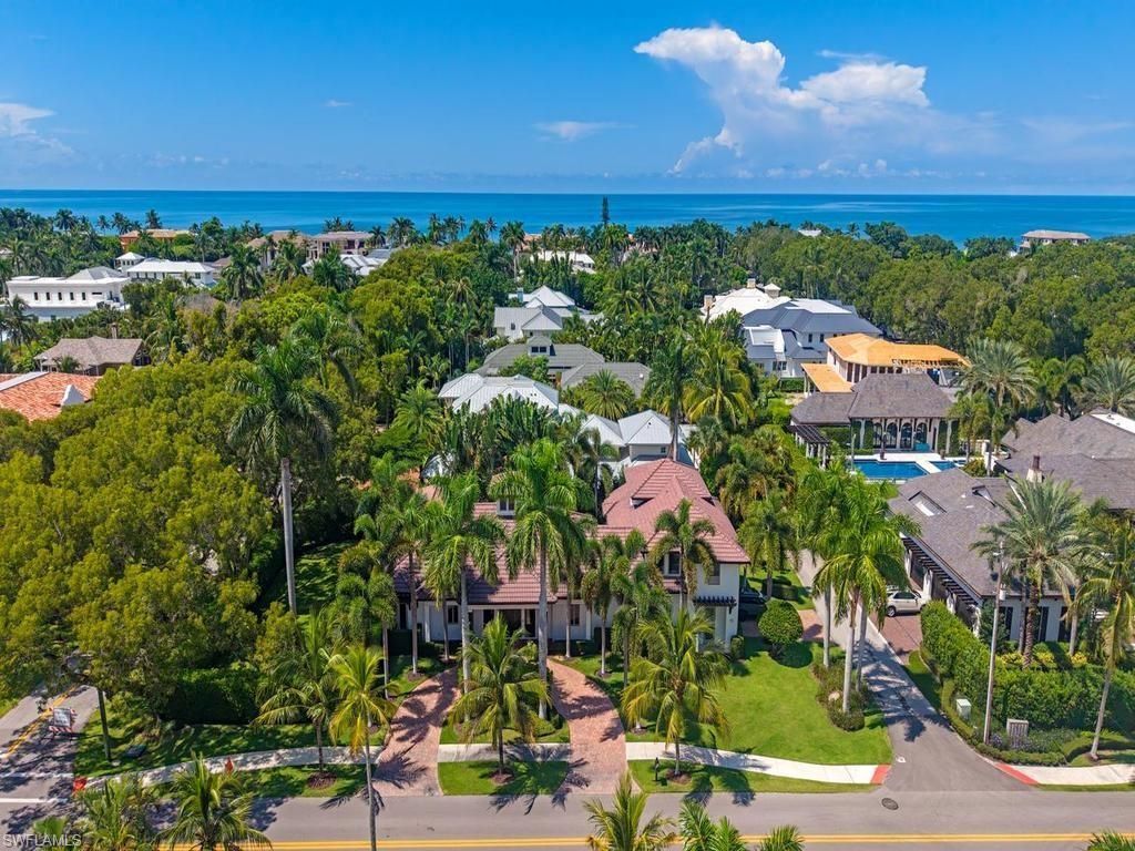 131 3rd St N, Naples, FL 34102 Photo