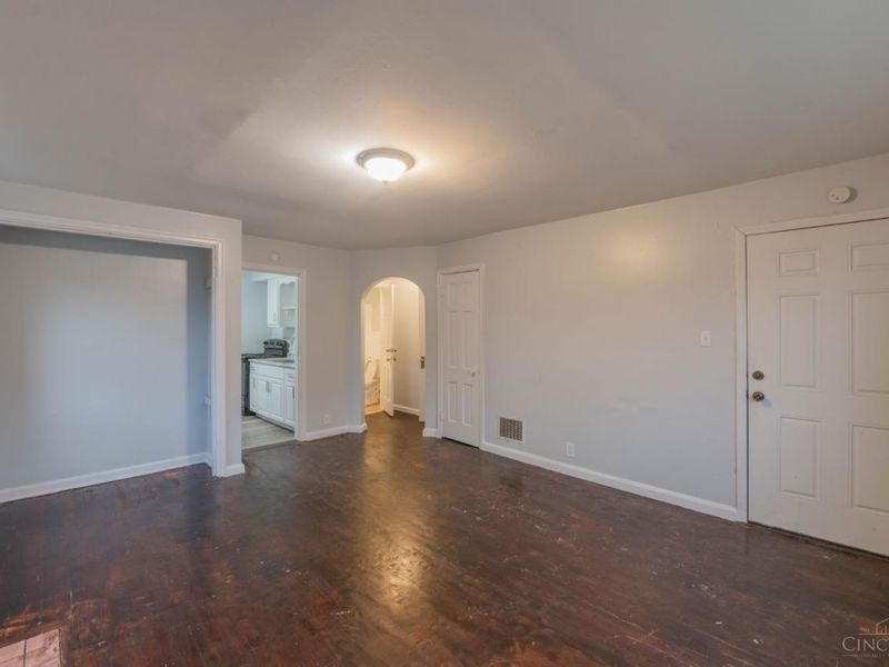 735 Elberon Avenue, Cincinnati, OH 45205 Photo 4