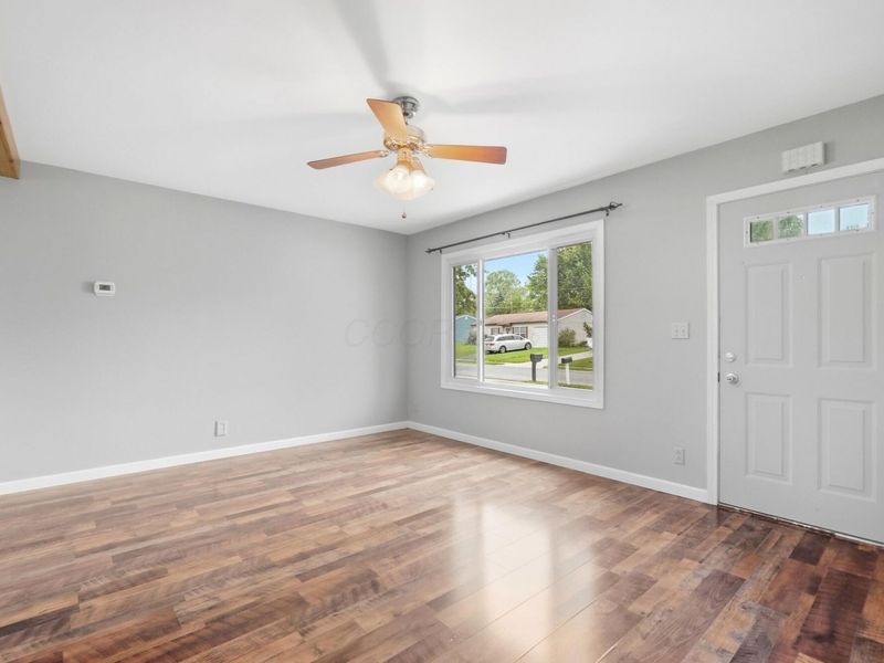 261 N Vernon Street , Sunbury, OH 43074 Photo 8