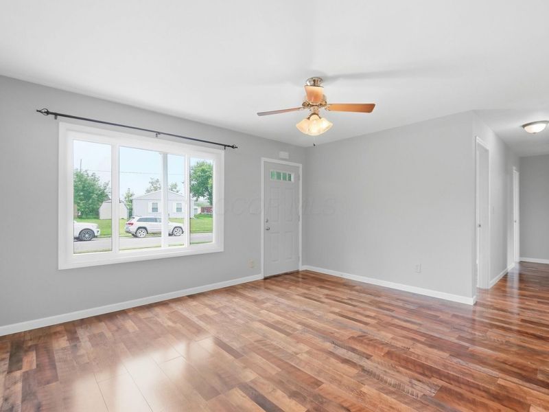 261 N Vernon Street , Sunbury, OH 43074 Photo 9