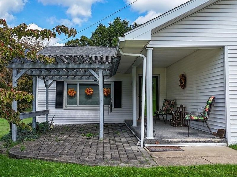 565 Dana Road, Newport, OH 45768 Photo 4