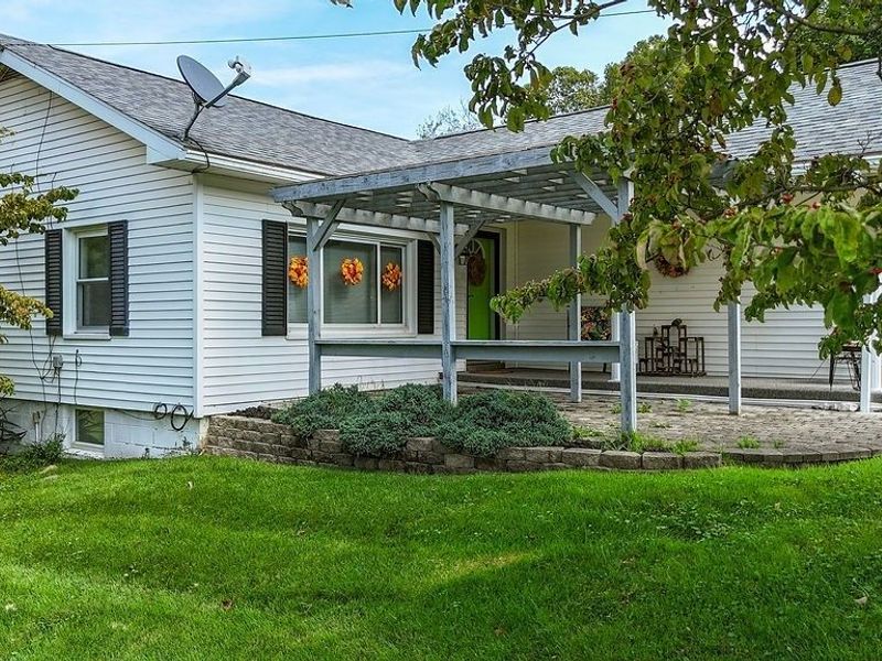 565 Dana Road, Newport, OH 45768 Photo 5