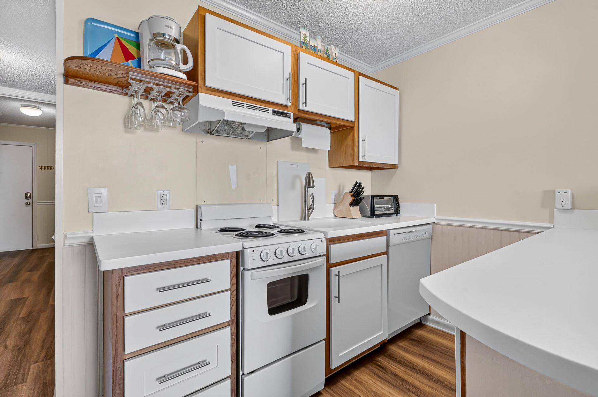 1300 Ocean Boulevard Photo 17