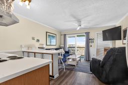 1300 Ocean Boulevard photo 4