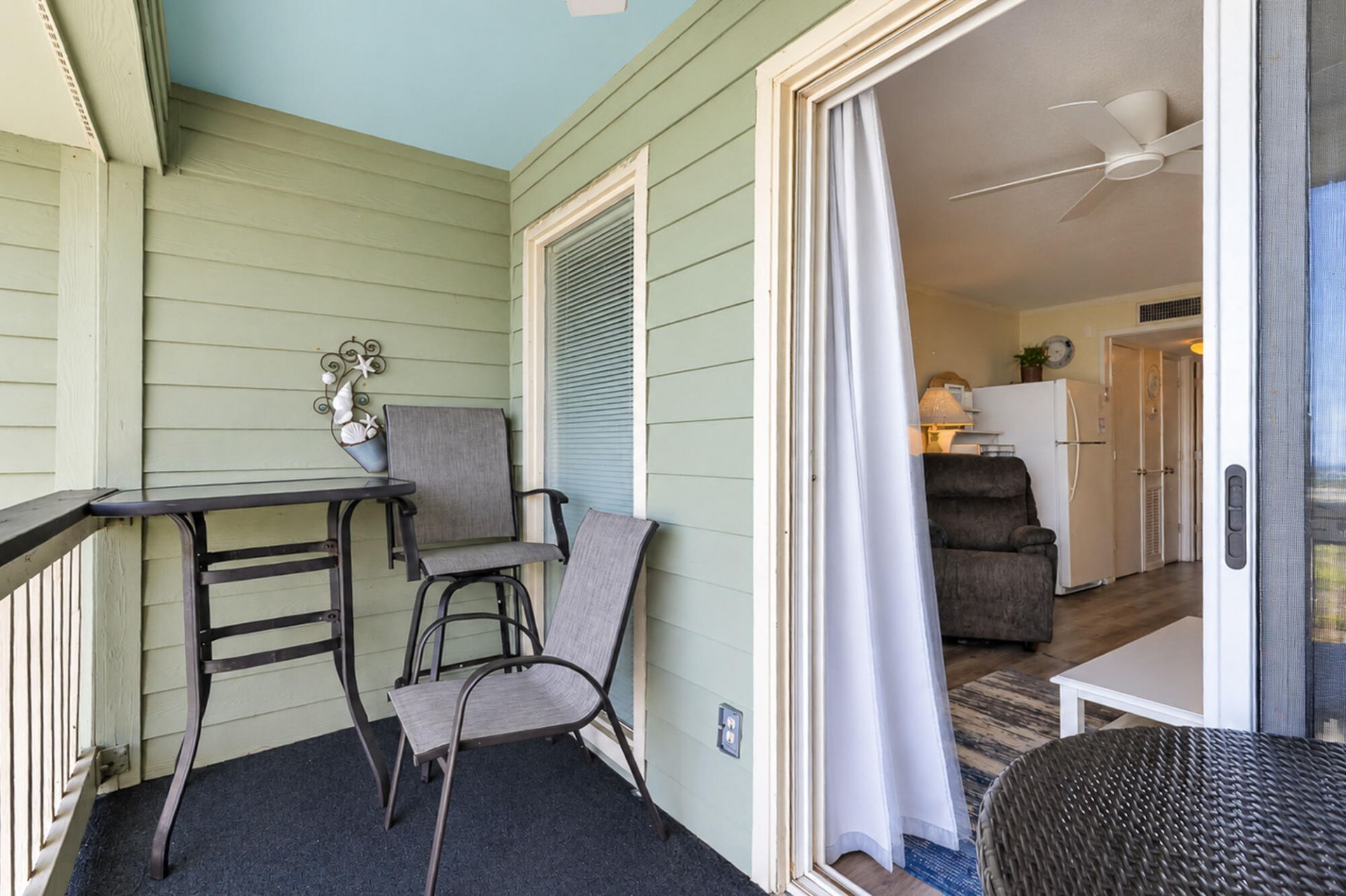 1300 Ocean Boulevard Photo 23