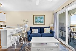 1300 Ocean Boulevard photo 4