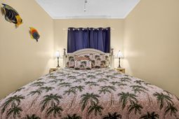 1300 Ocean Boulevard photo 4