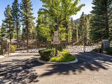 135 W Jeffrey Pine Road, Reno, NV 89511 Photo