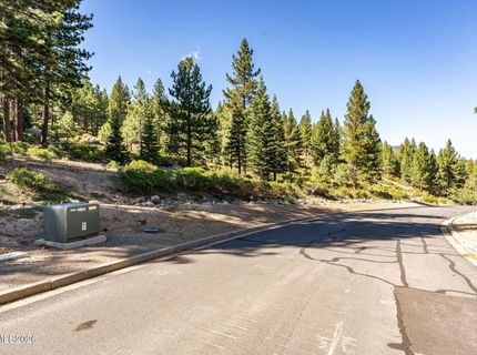 135 W Jeffrey Pine Road, Reno, NV 89511 Photo