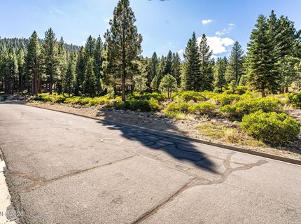 135 W Jeffrey Pine Road, Reno, NV 89511 Photo